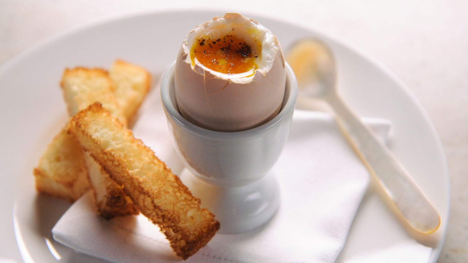 Boil or Steam? The Best Soft-Boiled Egg Method for Easy Peeling